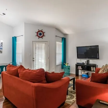 Gorgeous Condo, 2 Bedrooms, 2 Baths, With Pool, Minutes To Clearwater Beach